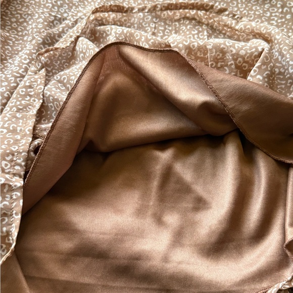 Japna Dress Animal print Small, there is a tie for the front flowy, underlay - Picture 6 of 10